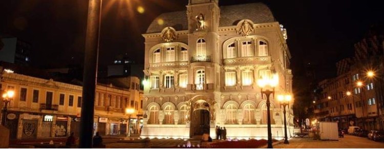Cinco bares e restaurantes em prédios históricos de Curitiba
