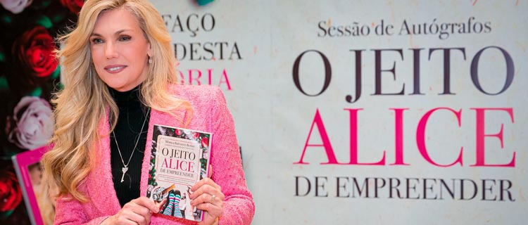 Mônica Balestieri lançou em Curitiba o livro ‘O Jeito Alice de Empreender’